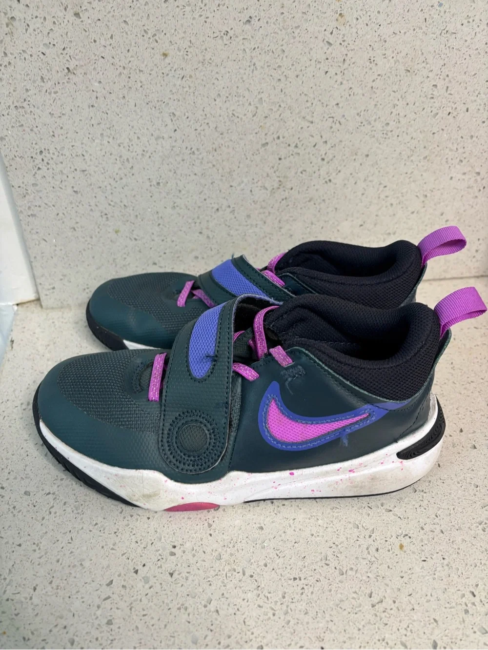 Girls size 3Y Nike shoes, #P1310